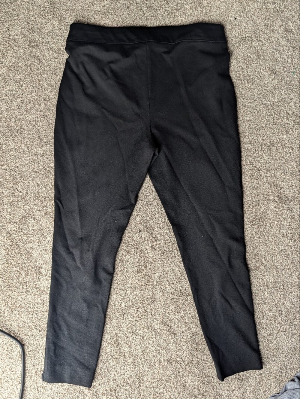 Chico's Travelers Black Skinny Capri Pants Stretch Pull On - Picture 3 of 4